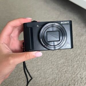 Sony DSC-WX500 Digital Camera 18.2 Mp 30x Optical Zoom Black No.79